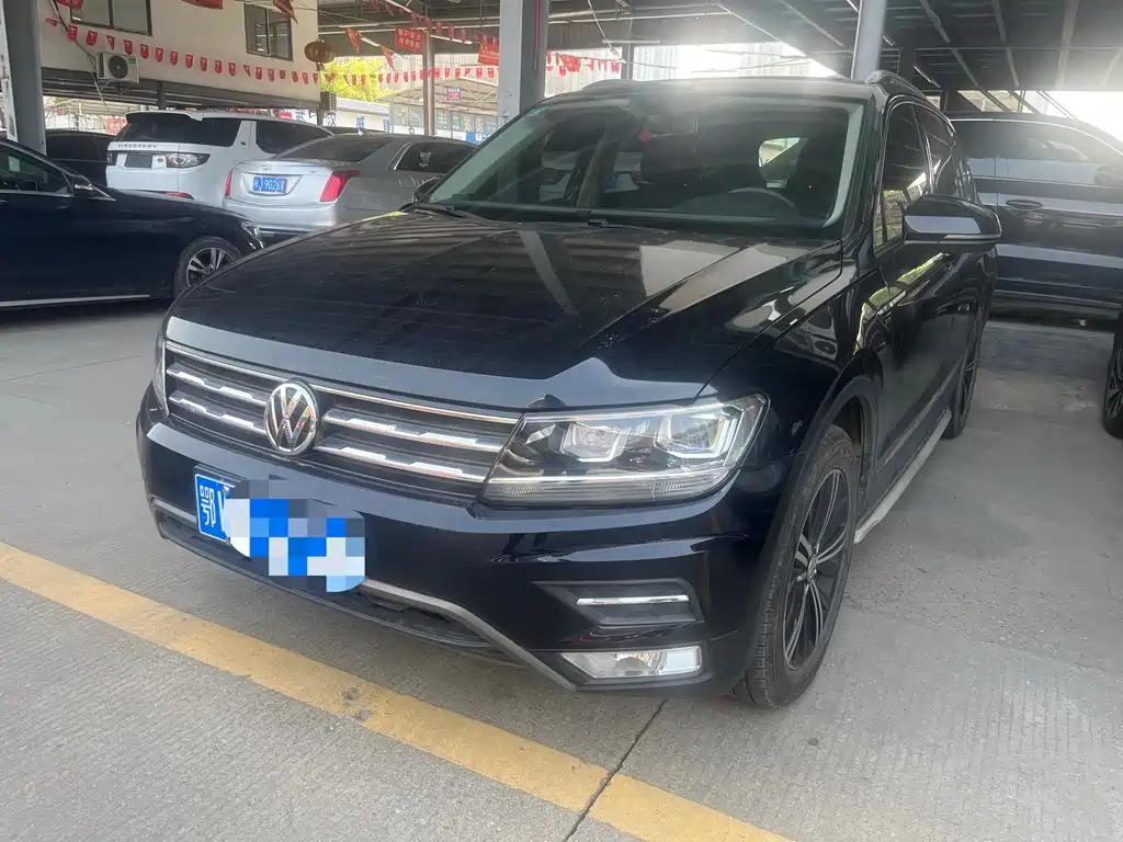 Volkswagen Tiguan L 2019 — фото 1
