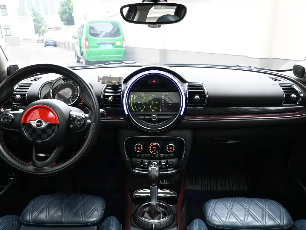 MINI Clubman 2016 — фото 10