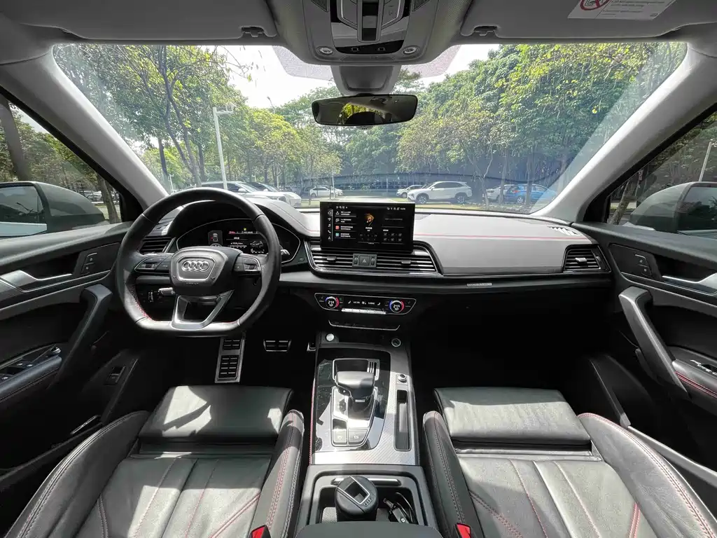 Audi Q5L 2022 — фото 17
