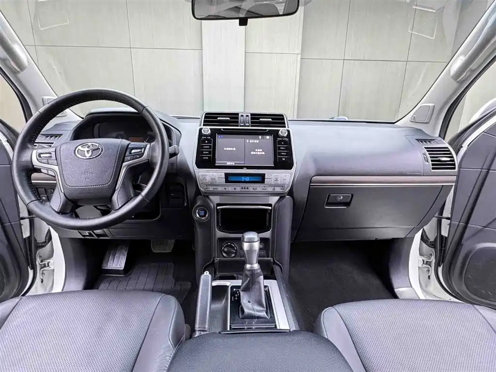 Toyota Prado 2020 — фото 10
