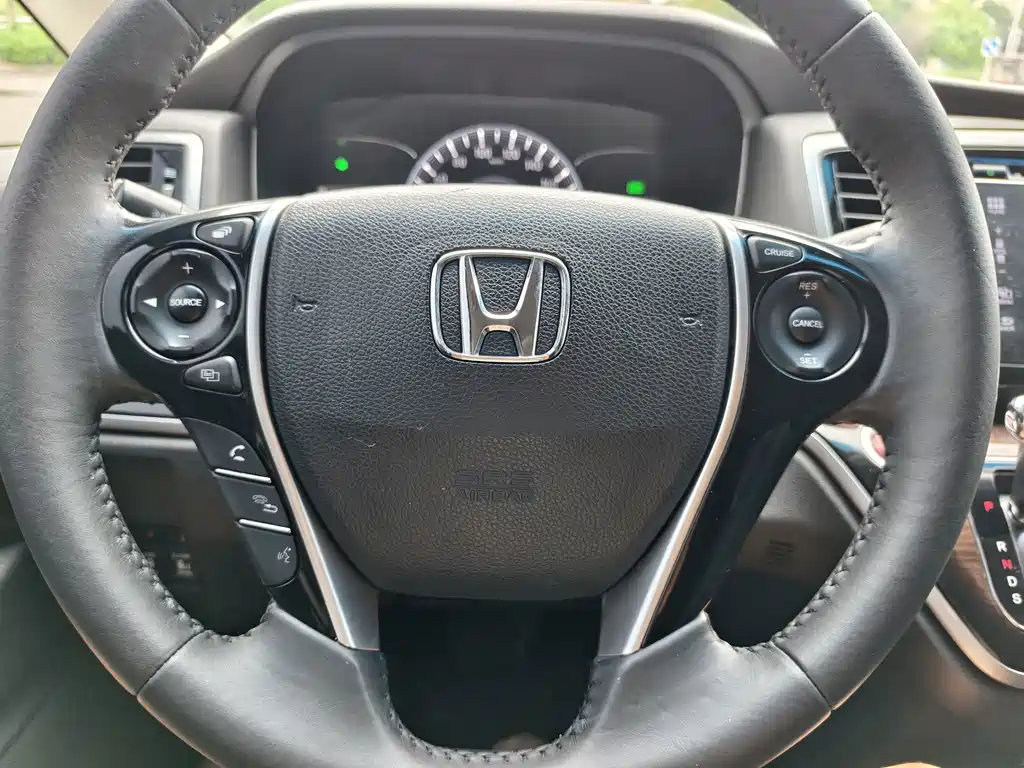 Honda Odyssey 2015 — фото 15
