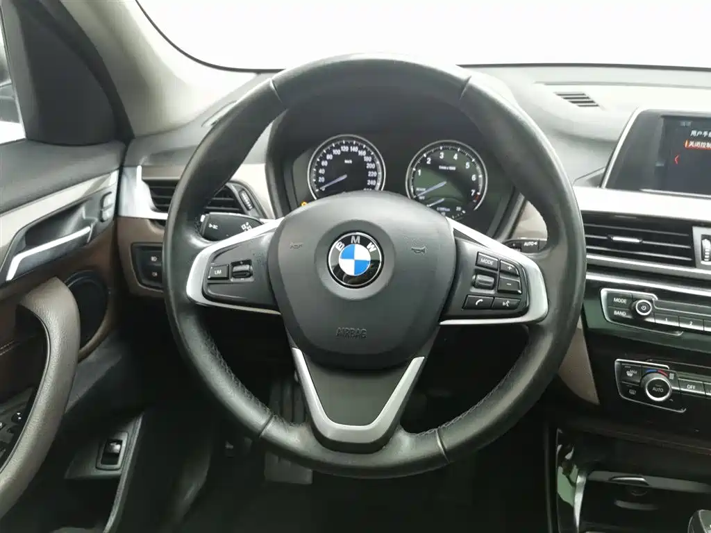 BMW X1 2018 — фото 11