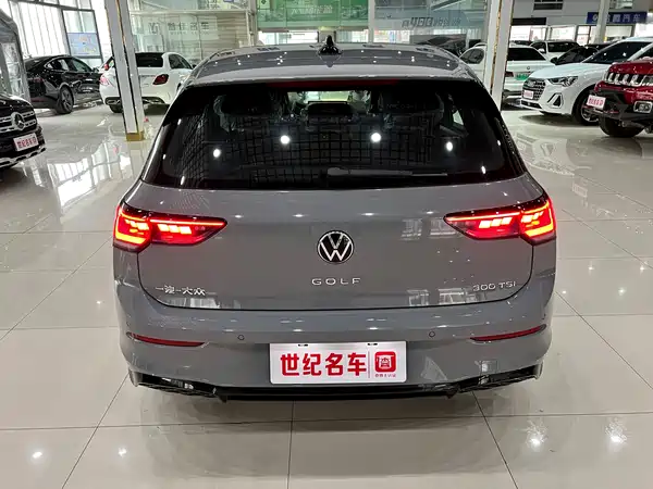 Volkswagen Golf 2025