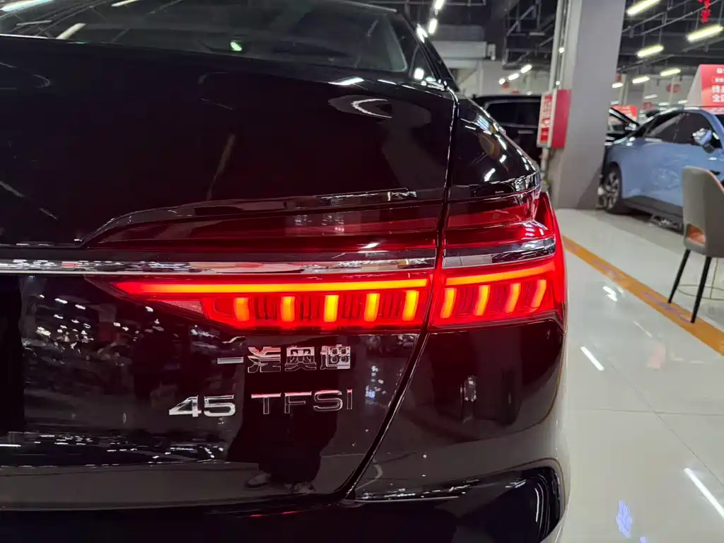 Audi A6L 2022 — фото 14
