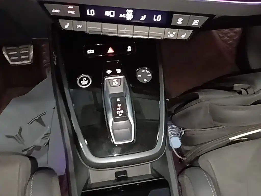 Audi Q4 E-Tron 2023 — фото 14