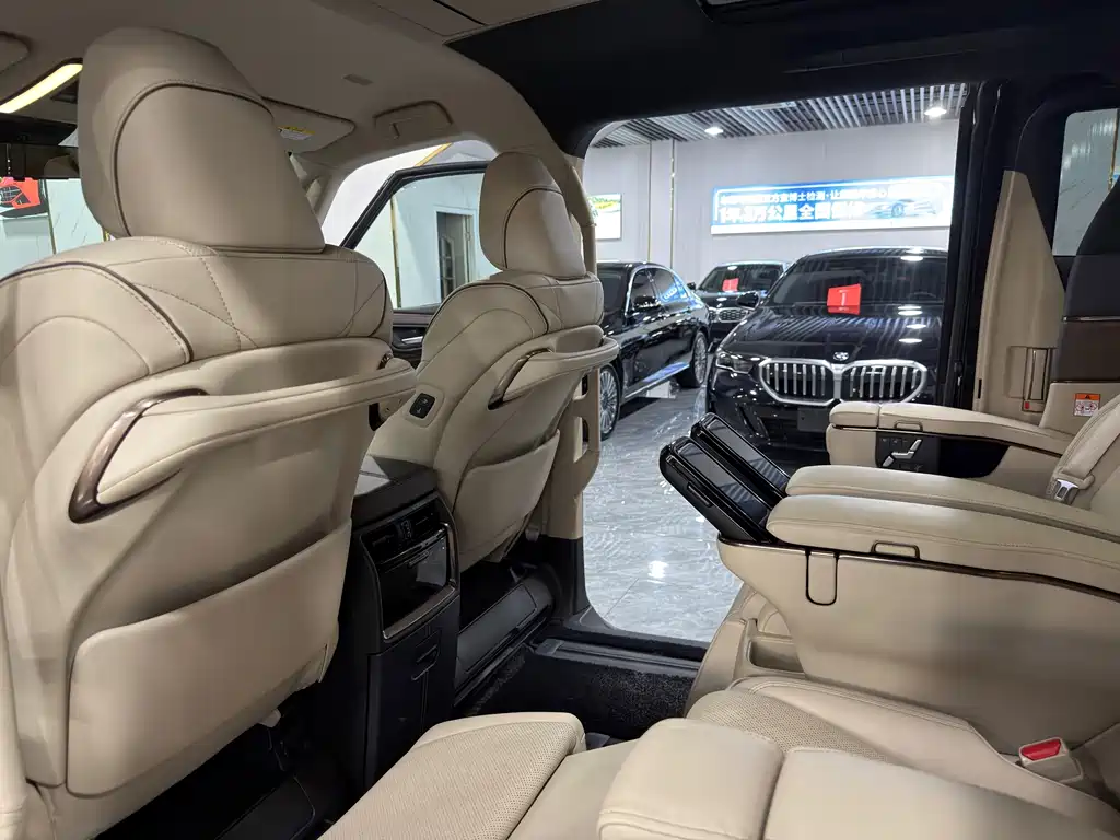 Toyota Alphard 2024 — фото 10