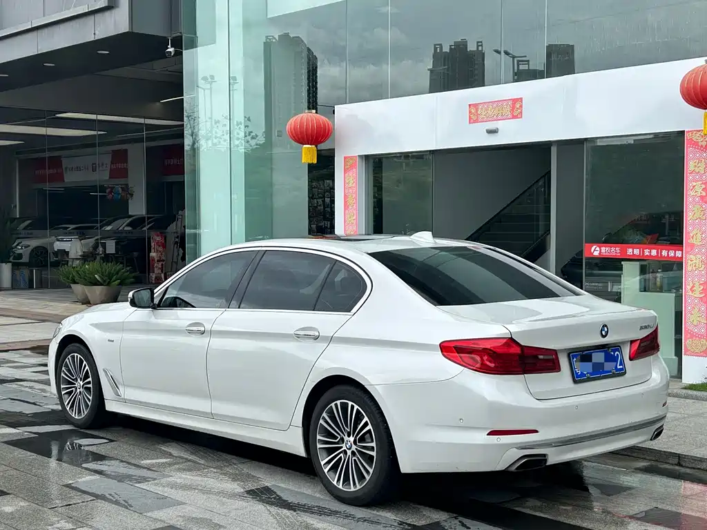 BMW 5 Series 2019 — фото 4