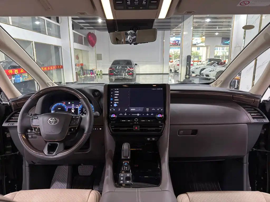 Toyota Alphard 2024 — фото 6