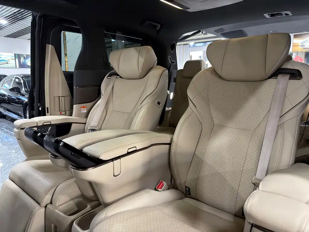 Toyota Alphard 2024 — фото 14
