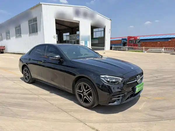 Mercedes-Benz E-Class 2022