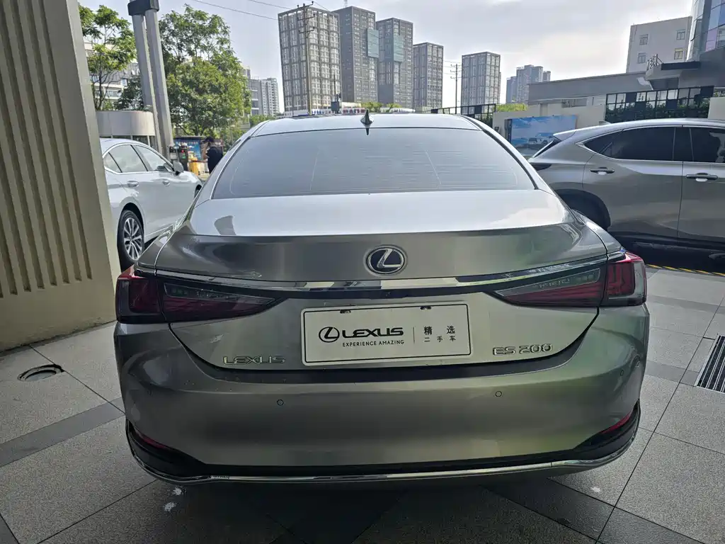 Lexus ES 2020 — фото 7