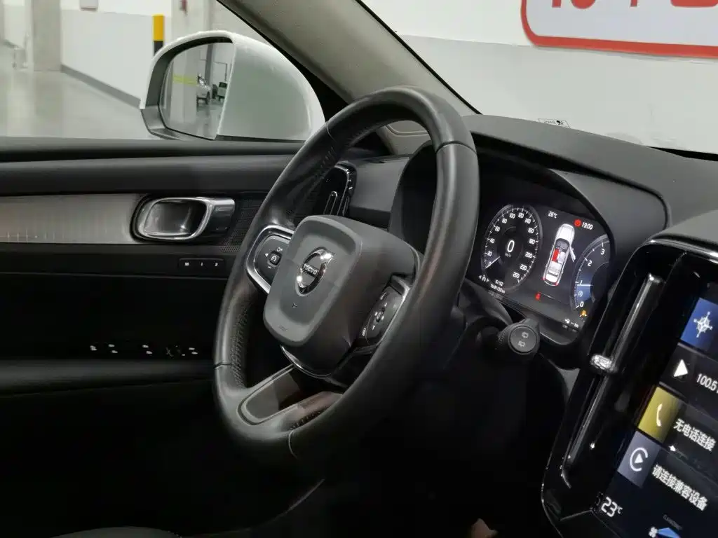 Volvo XC40 2020 — фото 22