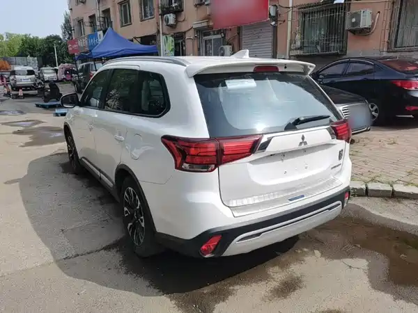 Mitsubishi Outlander 2020
