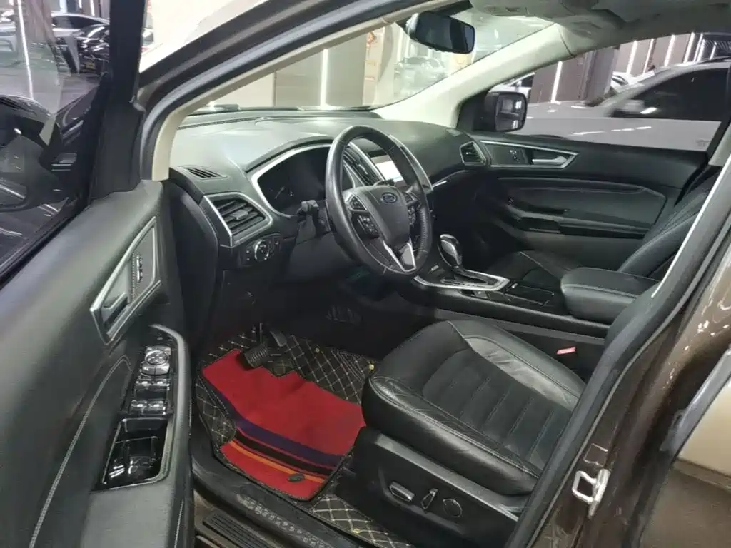 Ford Edge 2017 — фото 16