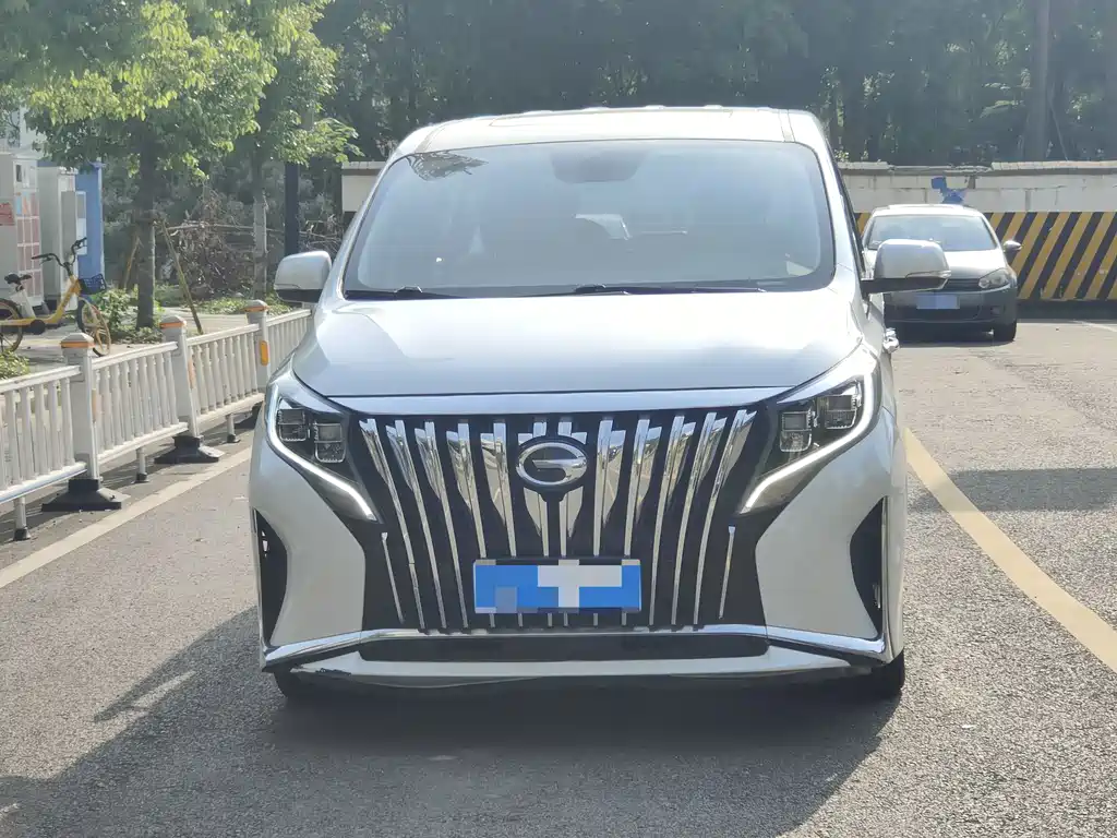 GAC Motor Trumpchi M8 2022 — фото 3