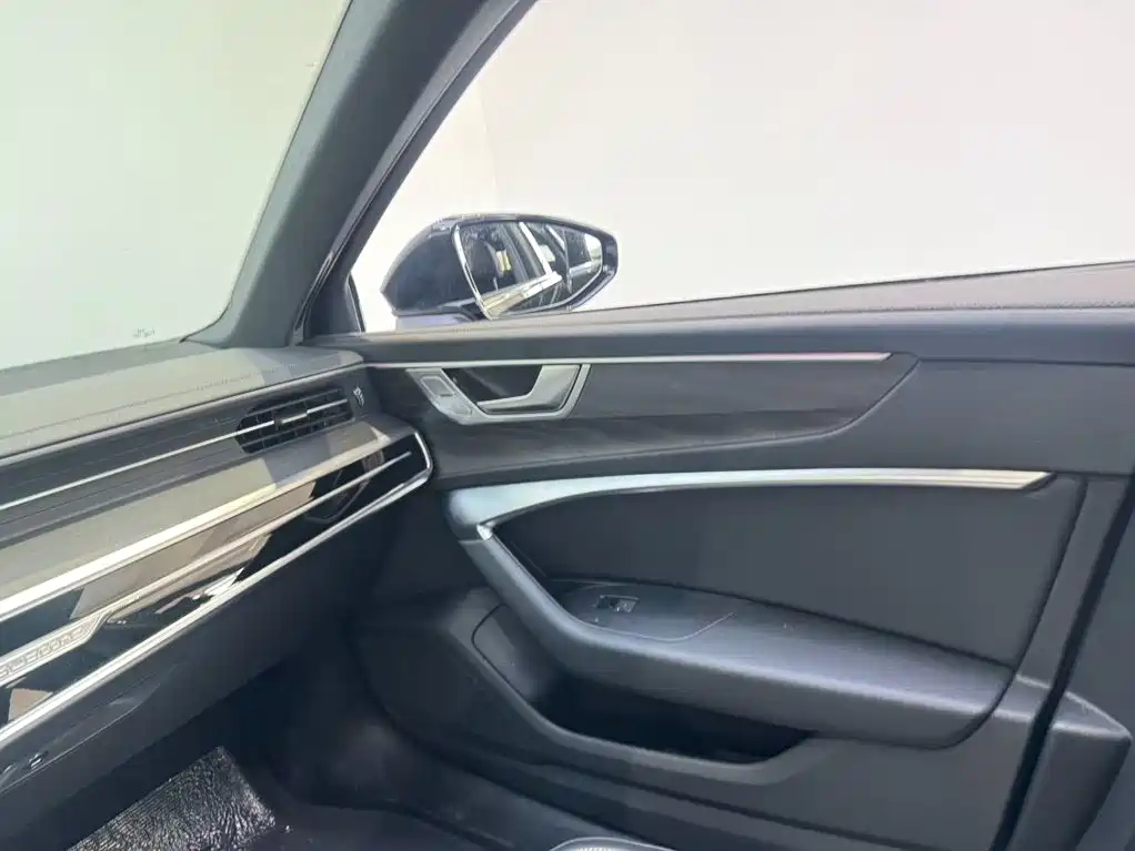 Audi A6L 2025 — фото 11