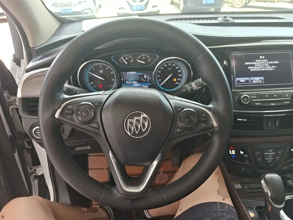 Buick Envision Plus 2017 — фото 11