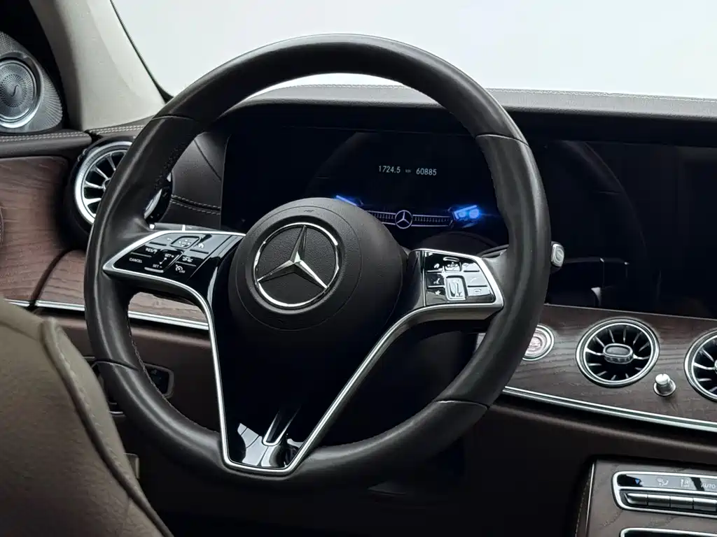 Mercedes-Benz E-Class 2021 — фото 13