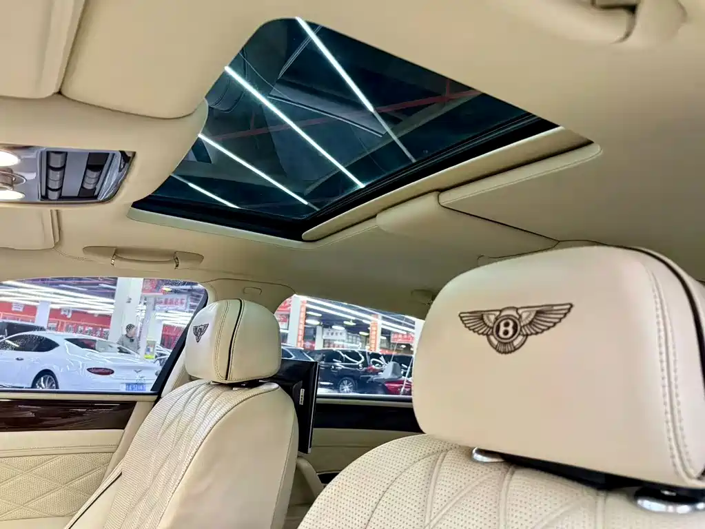 Bentley Flying Spur 2015 — фото 15
