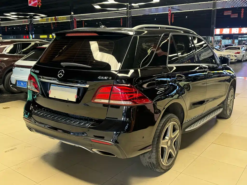 Mercedes-Benz GLE 2017 — фото 13