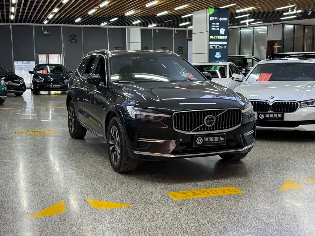 Volvo XC60 2022 — фото 3