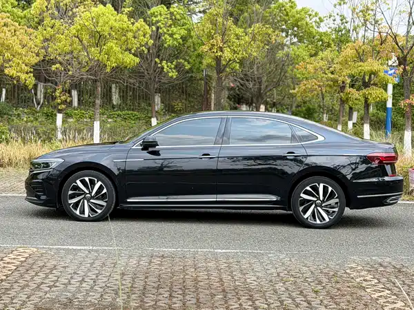 Volkswagen Passat 2022