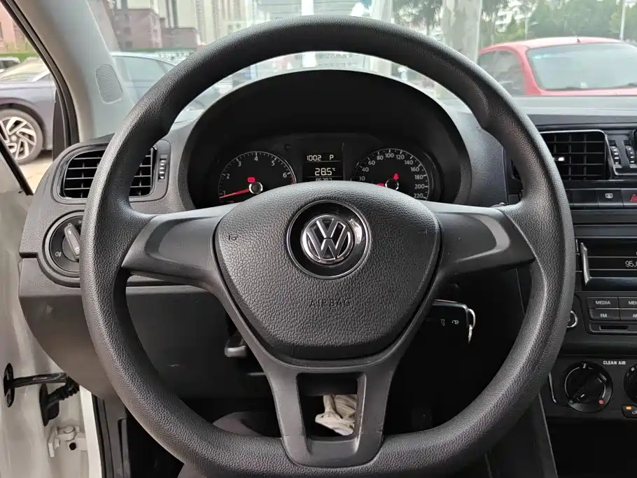 Volkswagen Polo 2018 — фото 15
