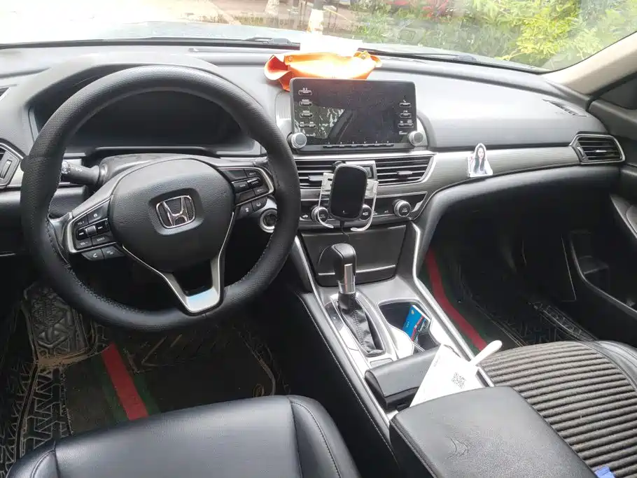 Honda Accord 2020 — фото 12