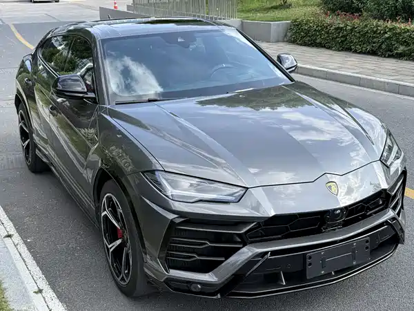 Lamborghini Urus 2021