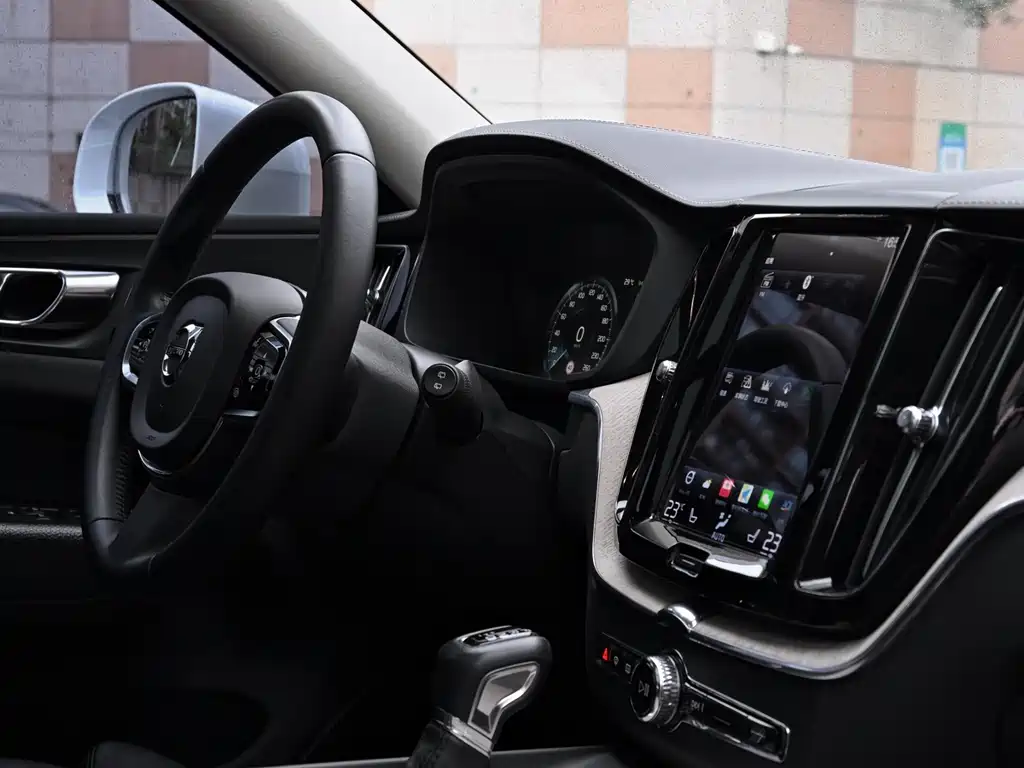 Volvo XC60 2020 — фото 28