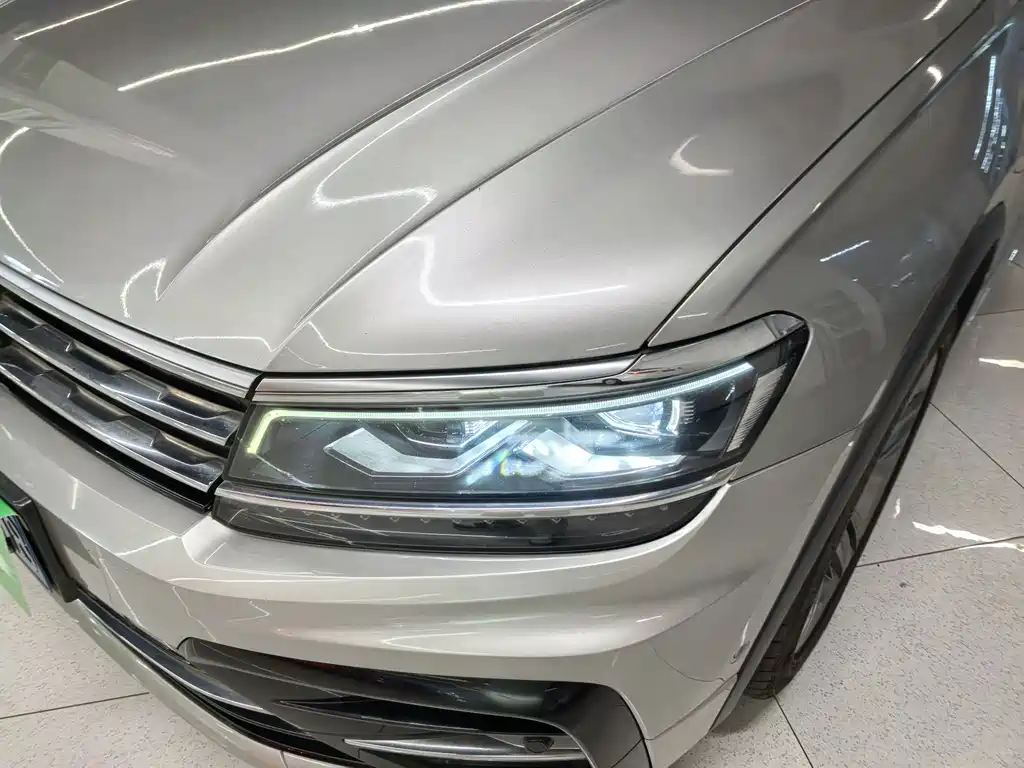 Volkswagen Tiguan 2018 — фото 15