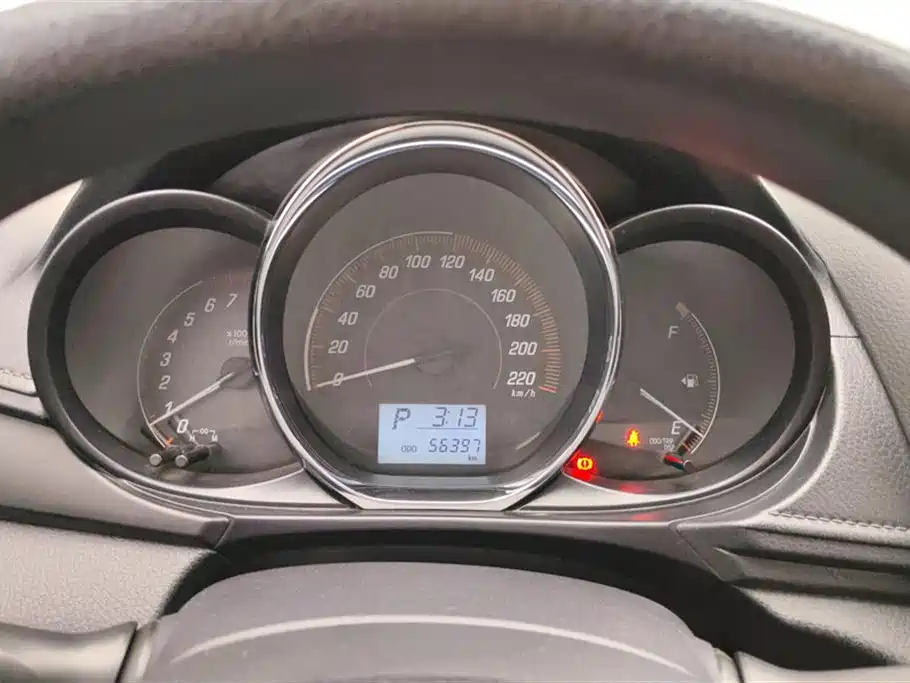Toyota Yaris L 2020 — фото 14