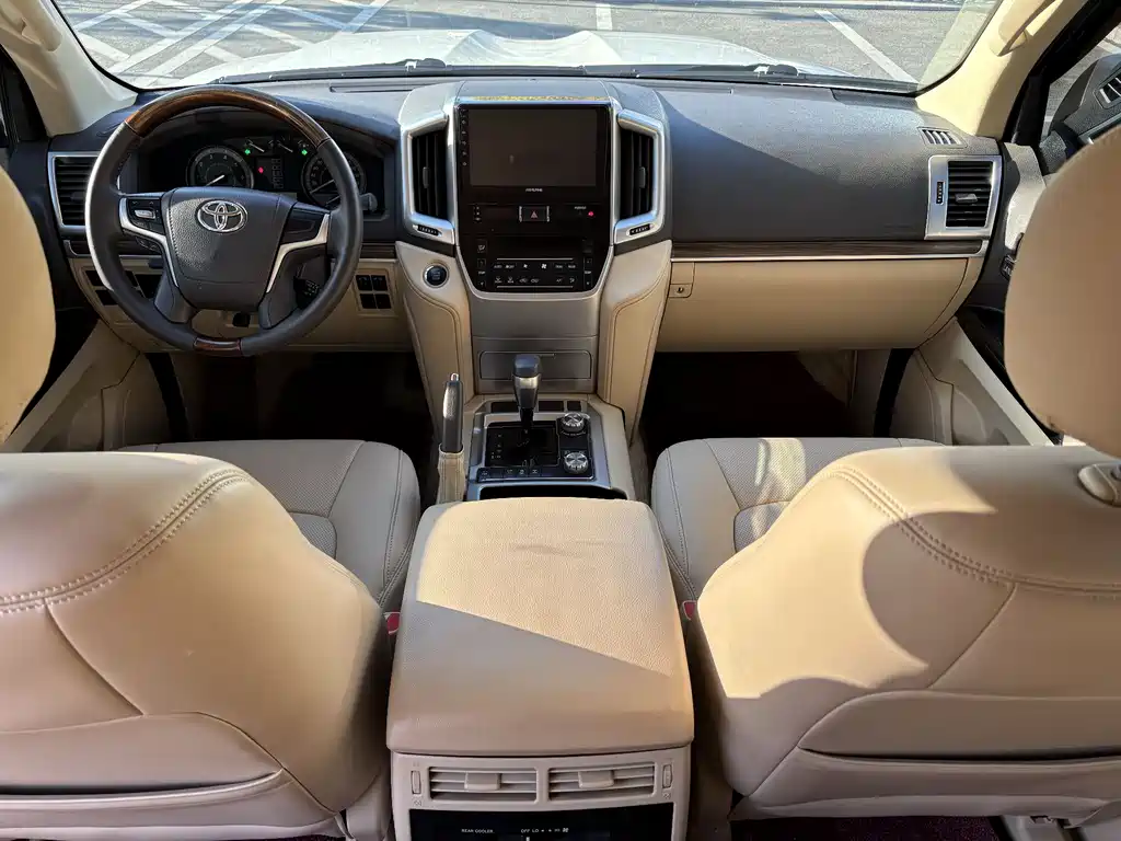 Toyota Land Cruiser 2018 — фото 14