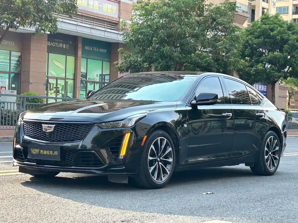 Cadillac CT5 2022 — фото 1