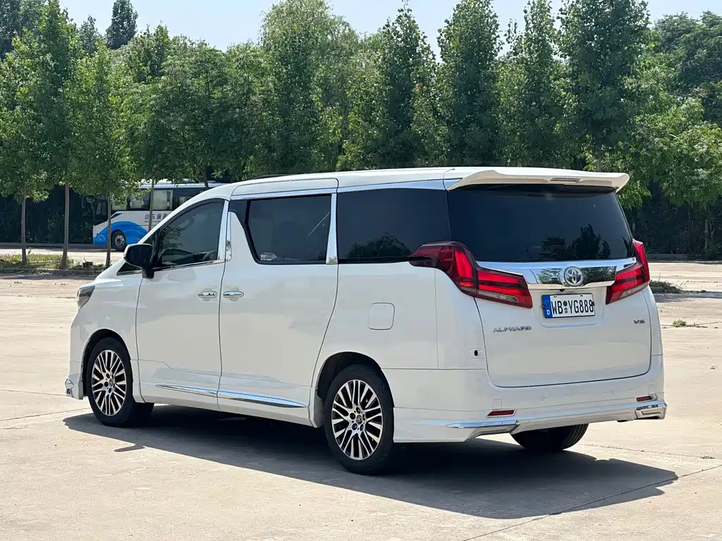 Toyota Alphard 2011 — фото 4