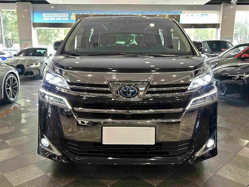 Toyota Vellfire 2019 — фото 1