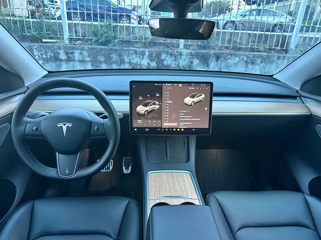 Tesla Model Y 2022 — фото 14