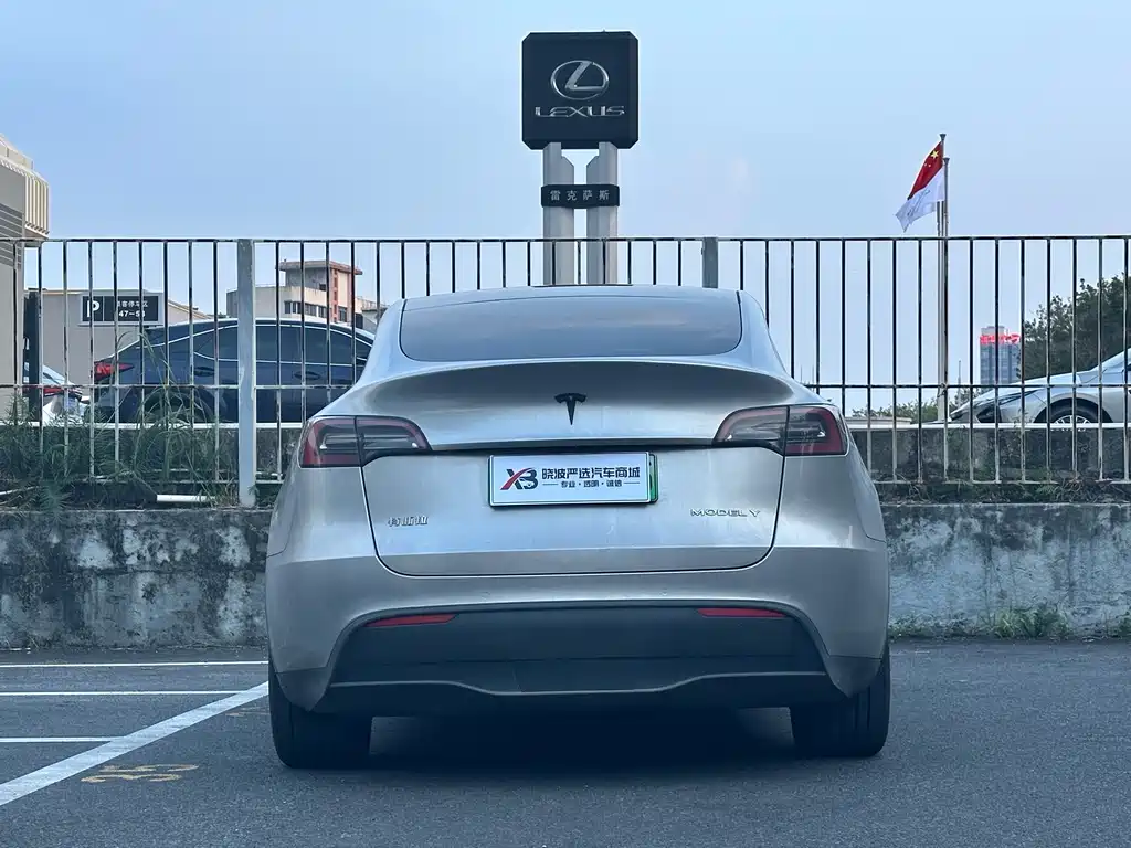 Tesla Model Y 2022 — фото 20