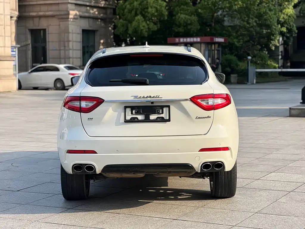 Maserati Levante 2018 — фото 10