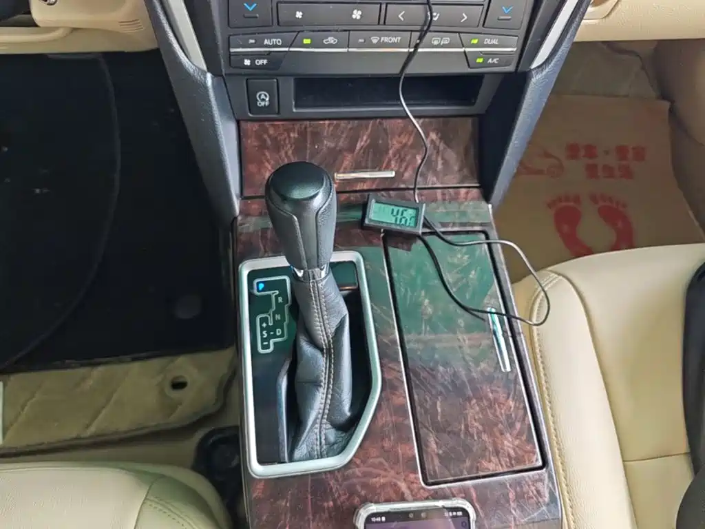 Toyota Camry 2017 — фото 10