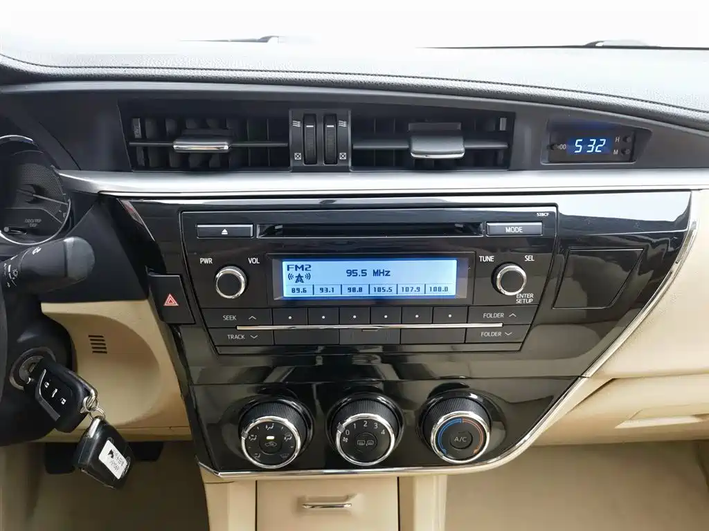 Toyota Corolla 2016 — фото 12