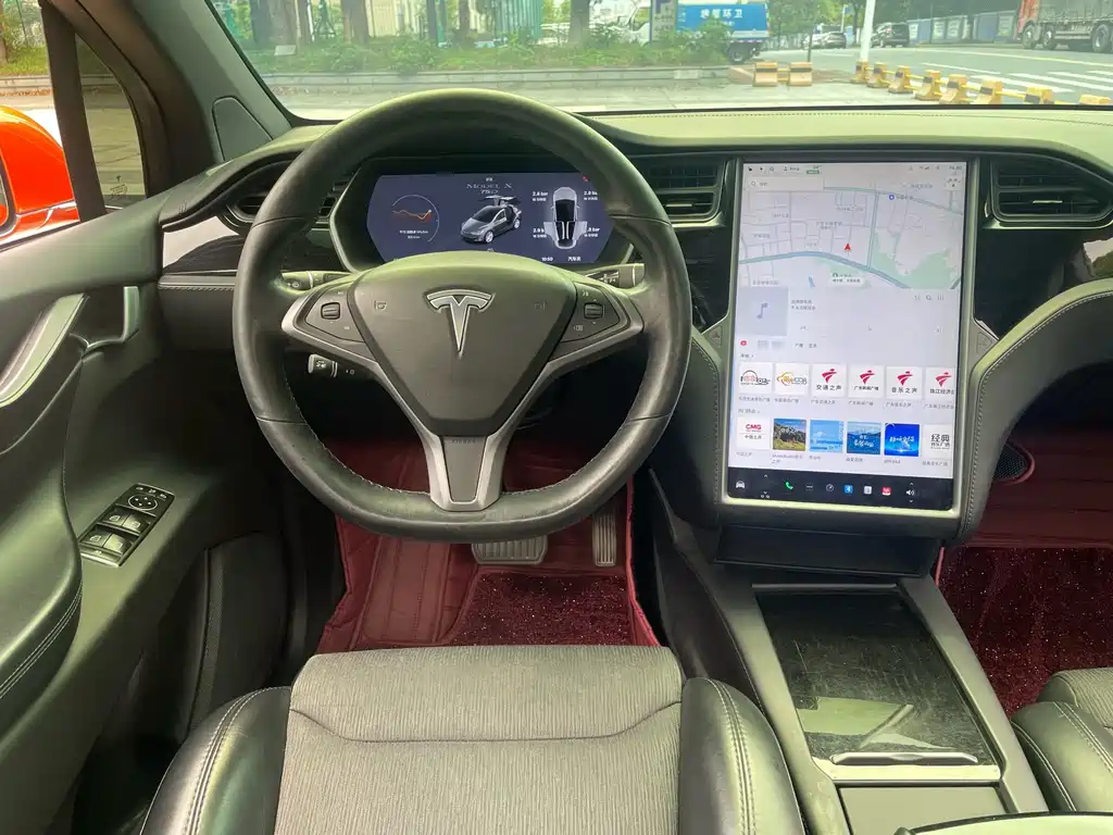 Tesla Model X 2019 — фото 11