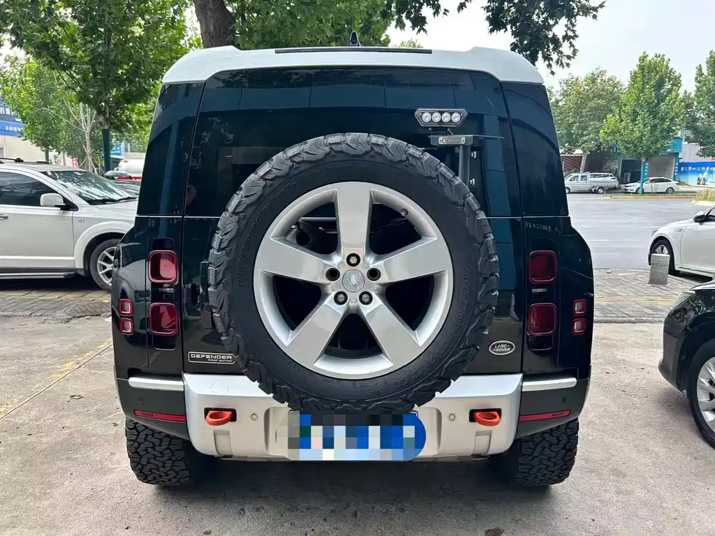 Land Rover Defender 2021 — фото 14