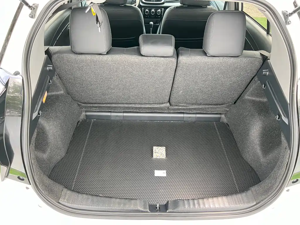 Toyota Yaris L 2022 — фото 19