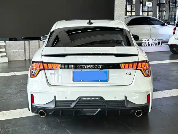Lynk & Co 03 2021