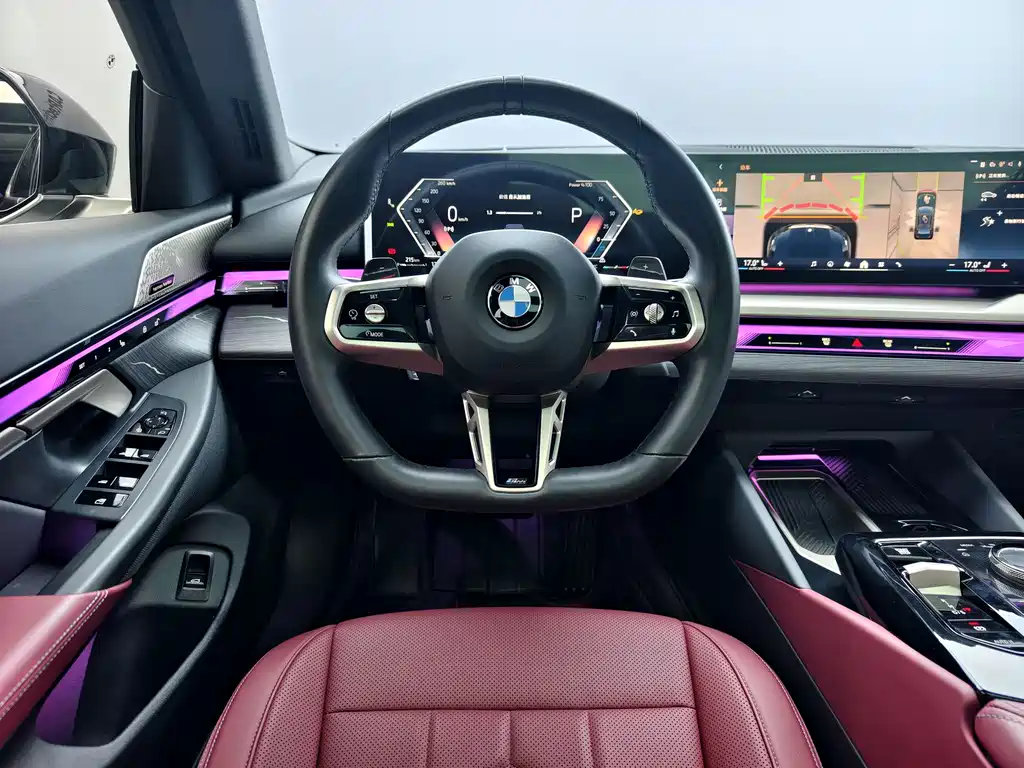 BMW 5 Series 2025 — фото 10