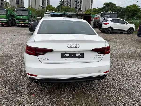 Audi A4L 2018