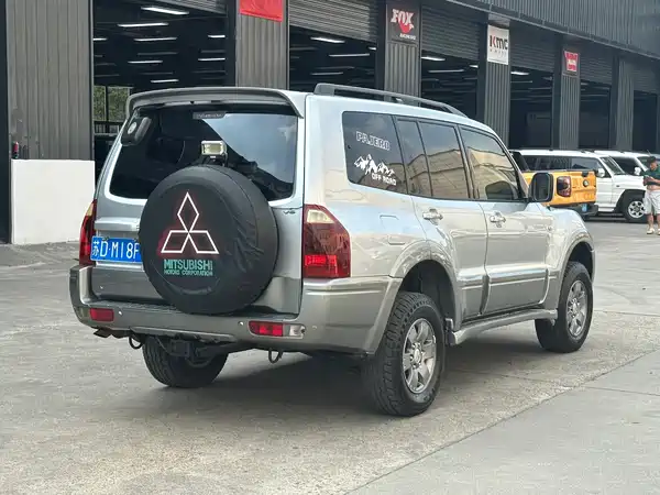 Mitsubishi Pajero 2006