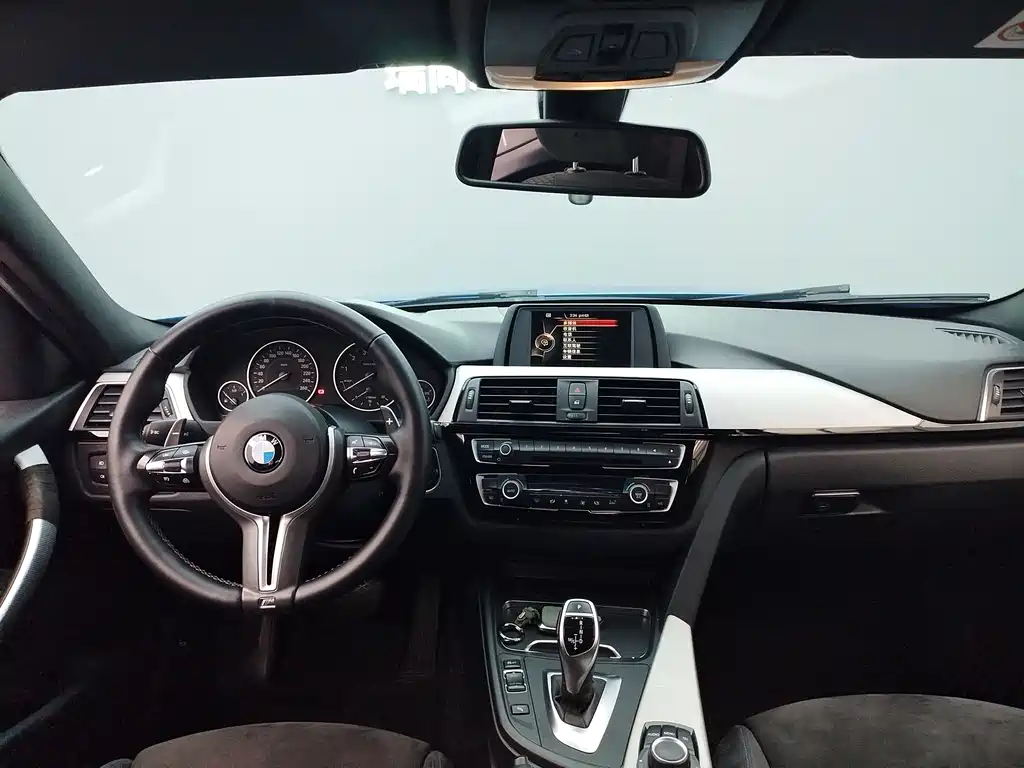 BMW 3 Series 2017 — фото 14