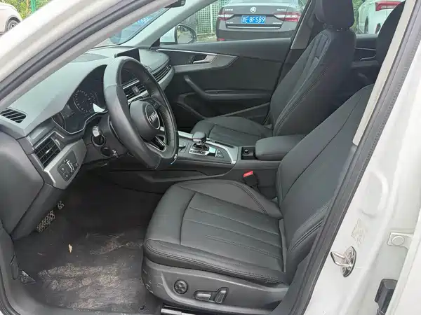 Audi A4L 2018